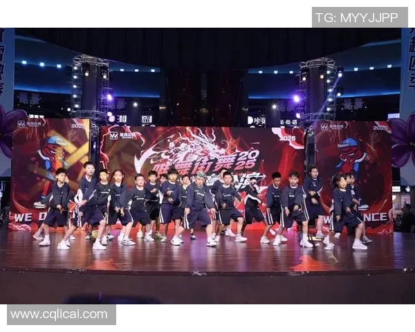 杭州街舞队在比赛中表现突出创新高引领街舞潮流新风尚