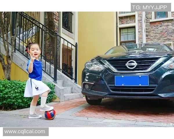 足球宝贝动态图带你领略激情四射的绿茵场上魅力瞬间